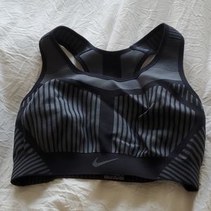 Nike brand new without tag sportsbra Size M